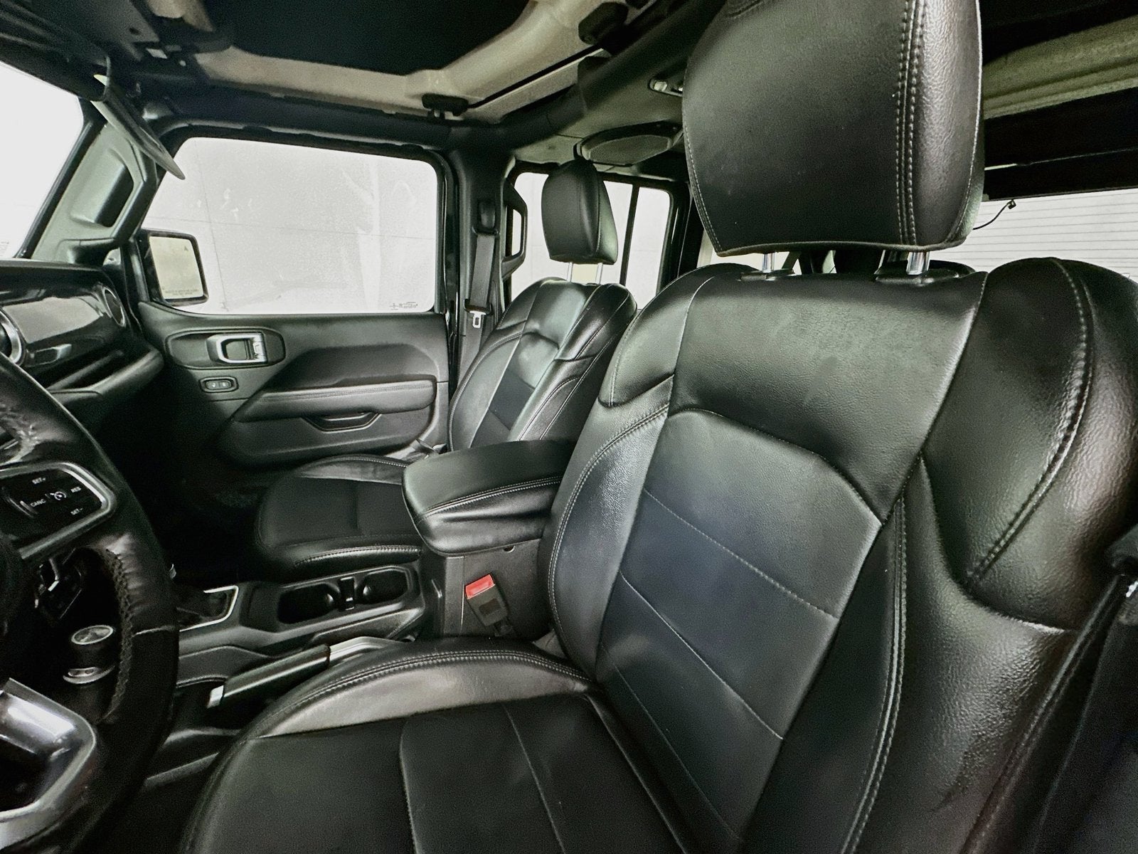 2020 Jeep Wrangler Unlimited Sahara Altitude 4x4