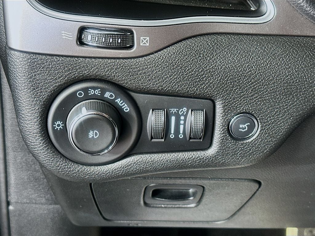 2022 Jeep Cherokee Latitude Lux 4x4