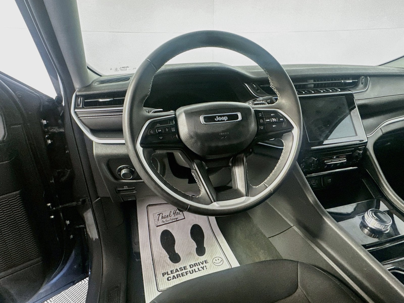 2023 Jeep Grand Cherokee Laredo 4x4