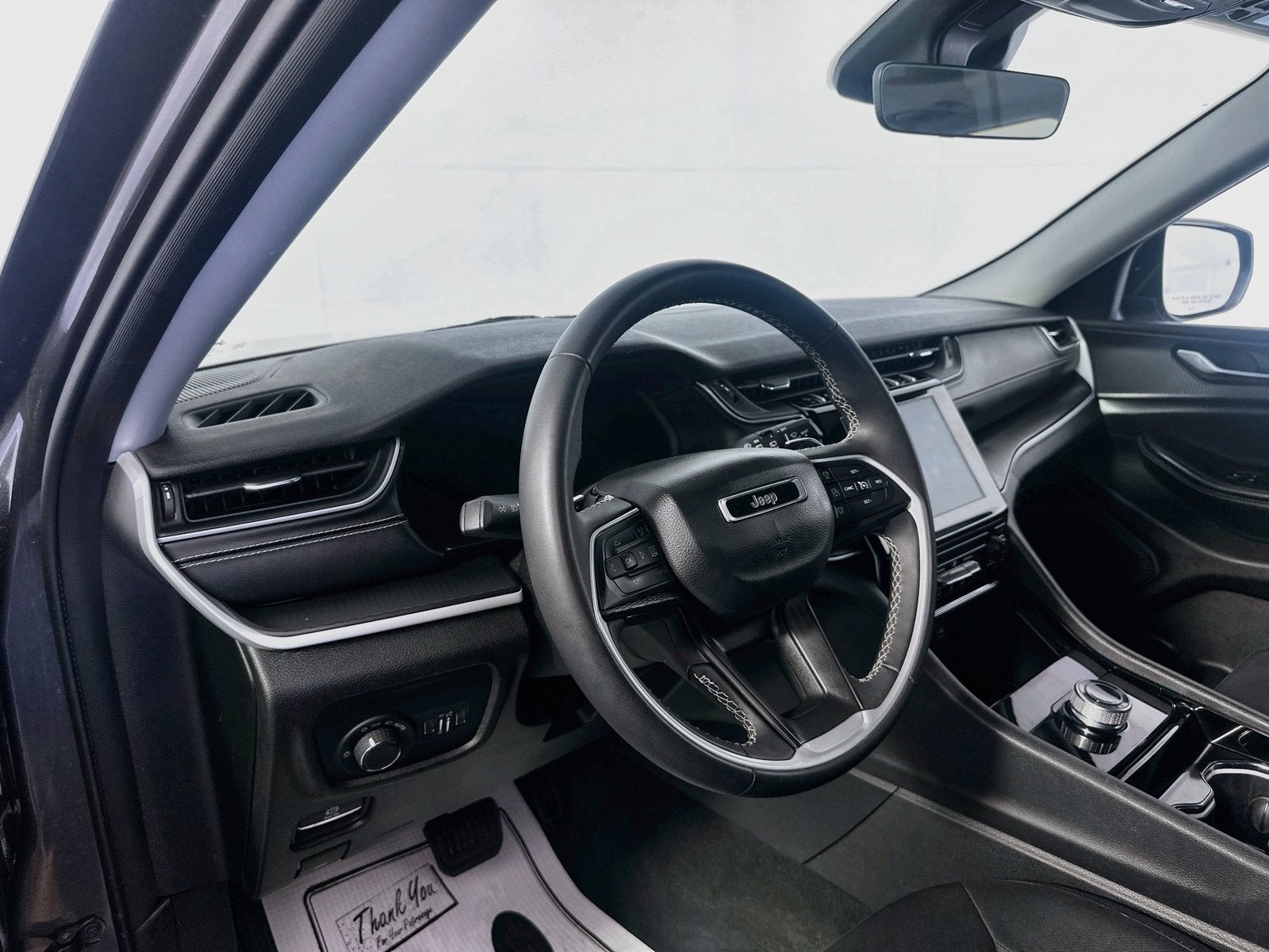 2023 Jeep Grand Cherokee Laredo 4x4