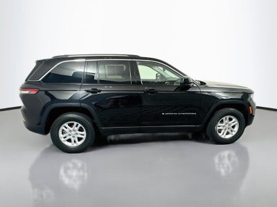 2023 Jeep Grand Cherokee Laredo 4x4