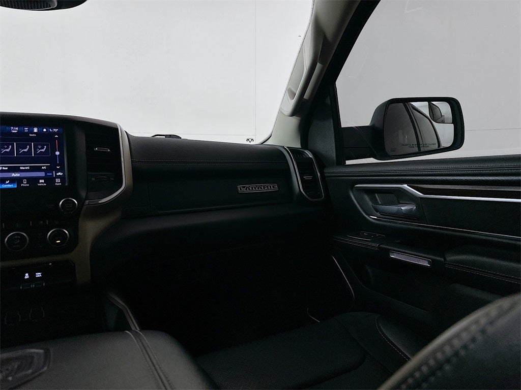 2022 RAM 1500 Laramie Crew Cab 4x4 5'7' Box