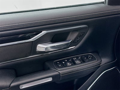 2020 RAM 1500 Laramie Crew Cab 4x4 5'7' Box