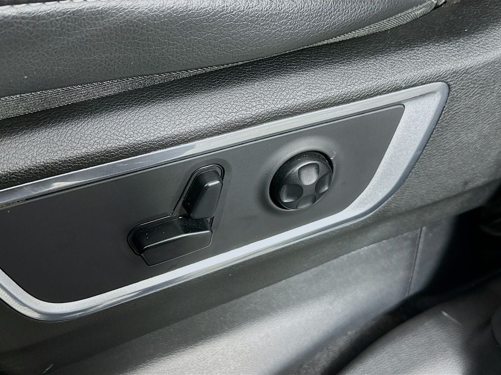 2019 RAM 1500 Laramie Crew Cab 4x4 5'7' Box