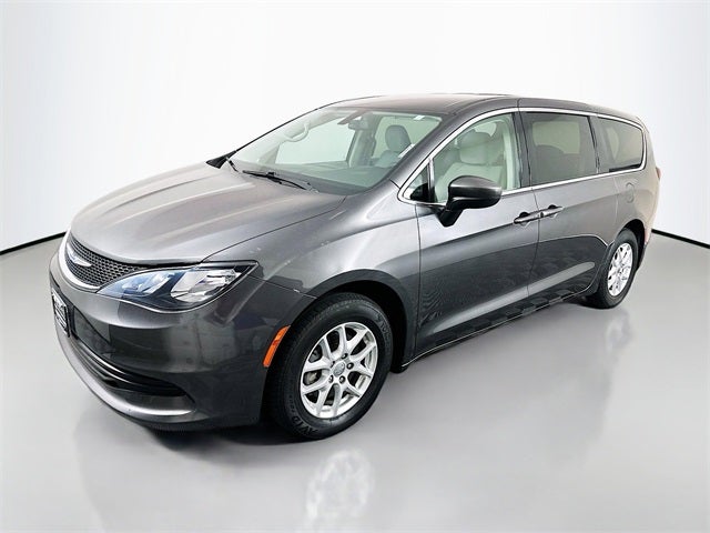 2020 Chrysler Voyager LX