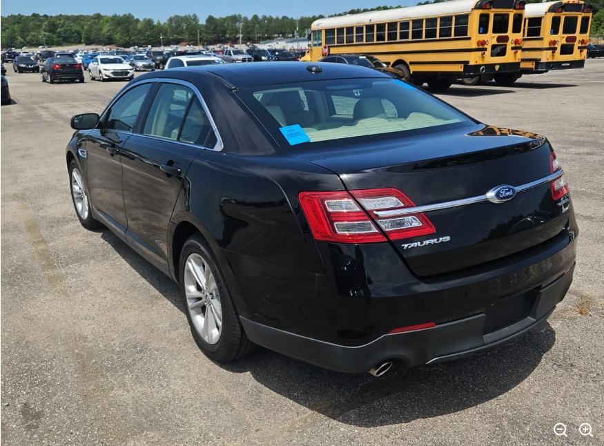 2018 Ford Taurus SE