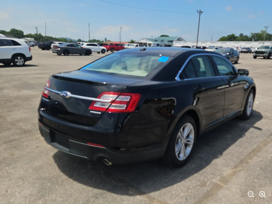 2018 Ford Taurus SE