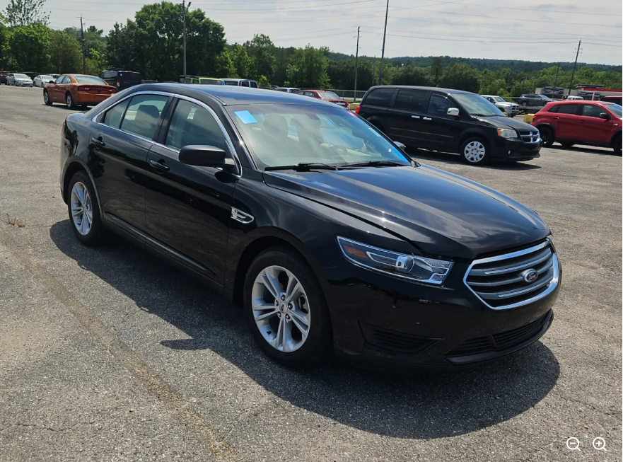 2018 Ford Taurus SE