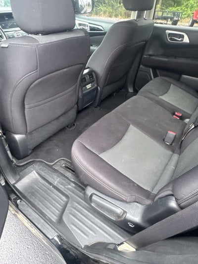 2017 Nissan Pathfinder SV