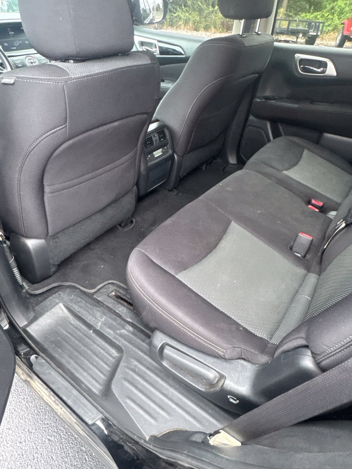 2017 Nissan Pathfinder SV