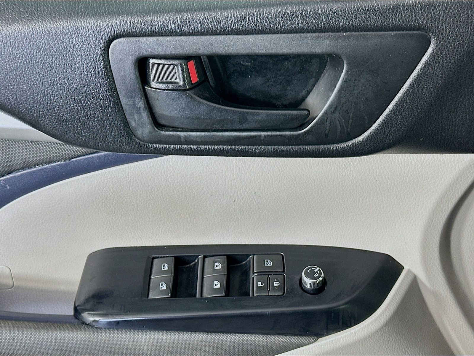 2017 Toyota Highlander LE