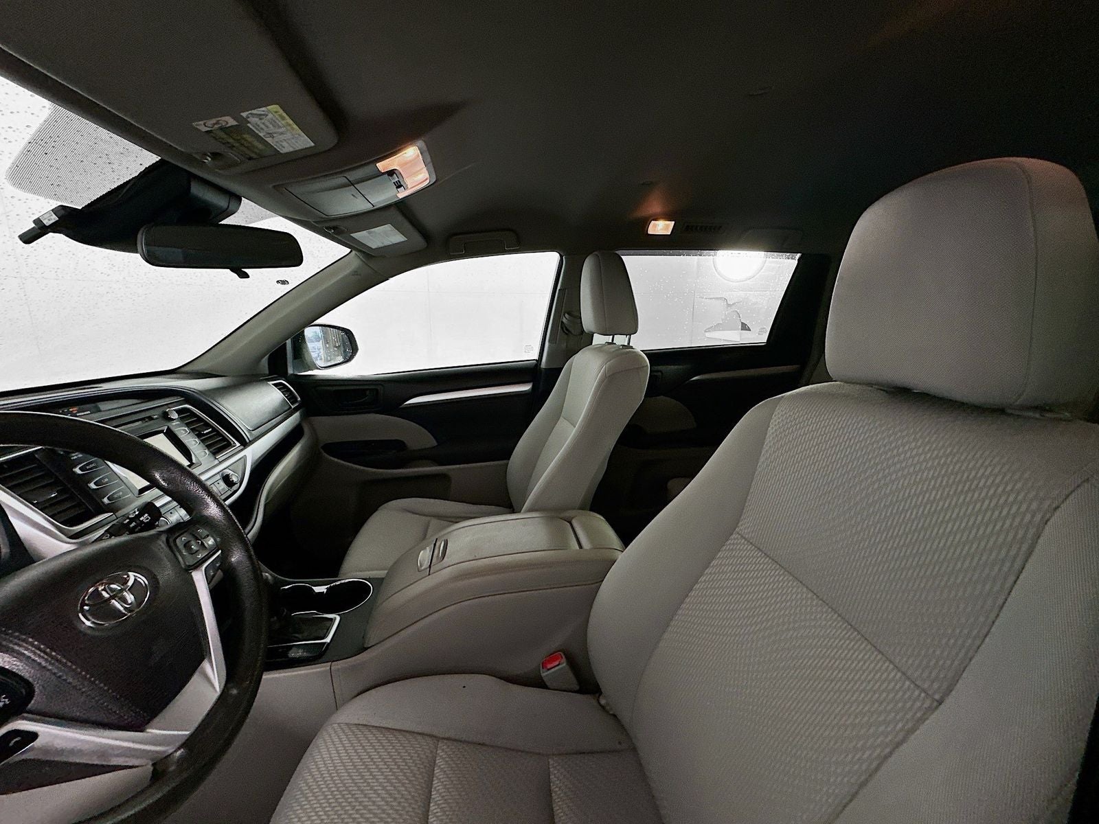2017 Toyota Highlander LE