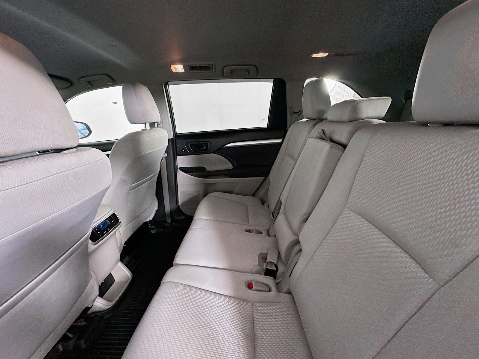 2017 Toyota Highlander LE