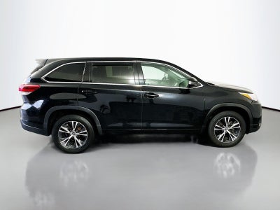 2017 Toyota Highlander LE
