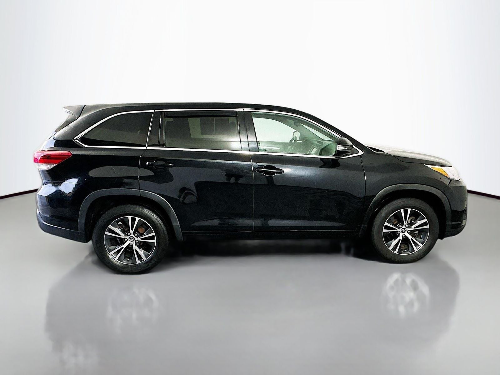2017 Toyota Highlander LE