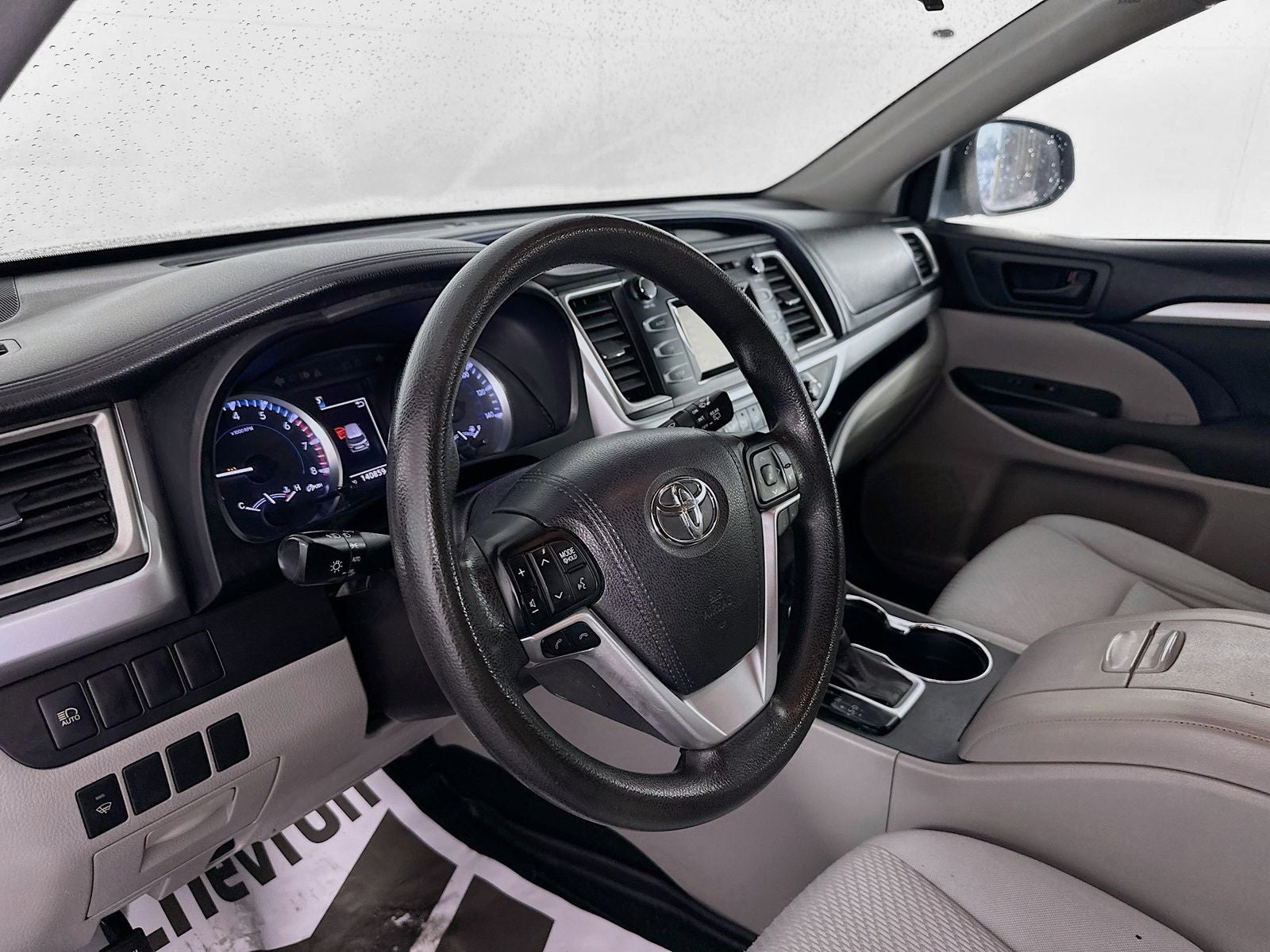 2017 Toyota Highlander LE