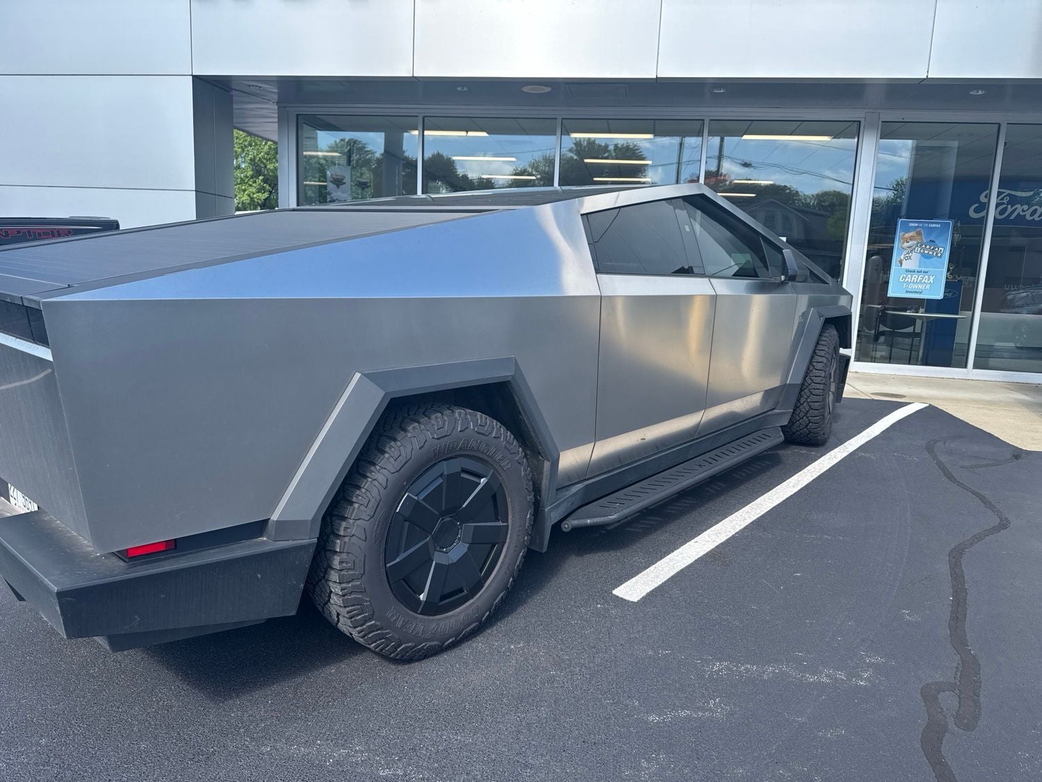 2024 Tesla Cybertruck Base