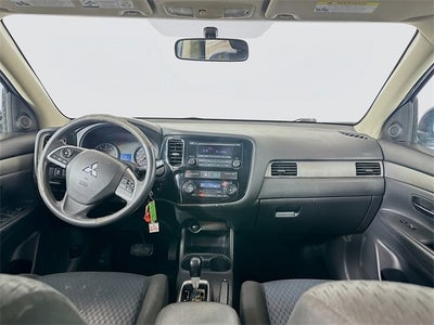 2014 Mitsubishi Outlander ES