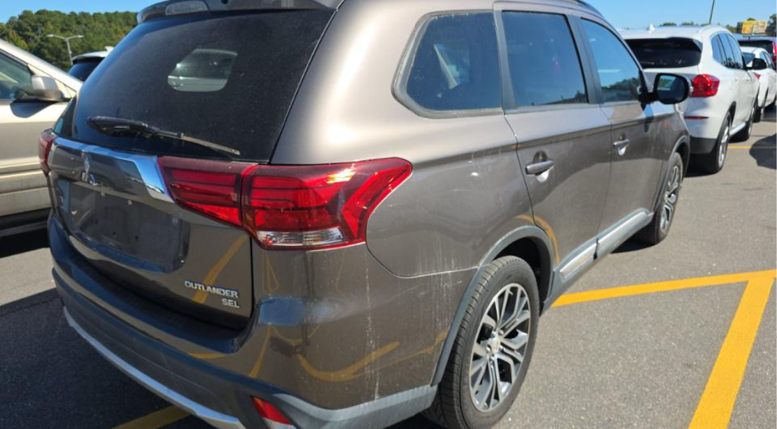 2016 Mitsubishi Outlander Base