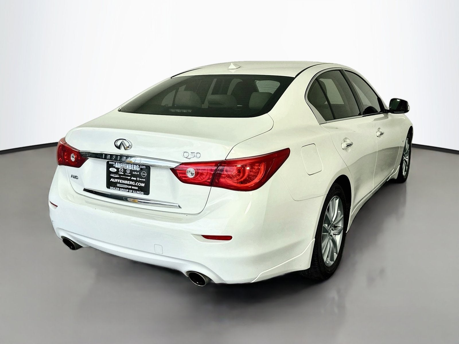 2015 INFINITI Q50 Premium