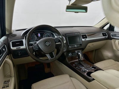 2016 Volkswagen Touareg VR6 FSI Lux