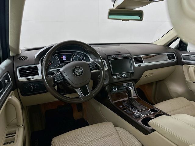 2016 Volkswagen Touareg VR6 FSI Lux