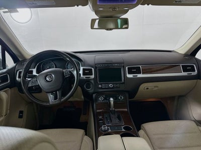 2016 Volkswagen Touareg VR6 FSI Lux
