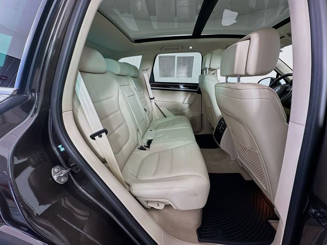 2016 Volkswagen Touareg VR6 FSI Lux