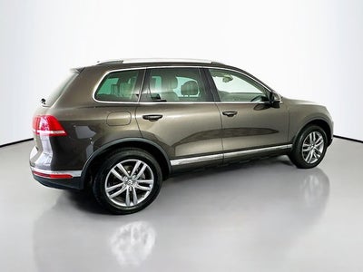 2016 Volkswagen Touareg VR6 FSI Lux