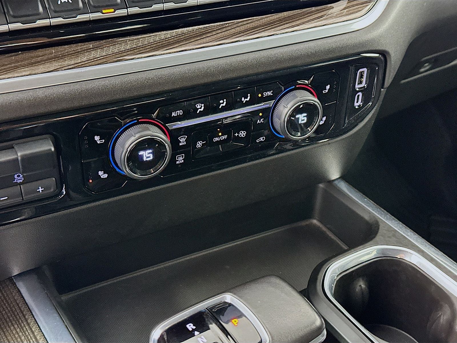 2022 Chevrolet Silverado 1500 RST - Photo 16
