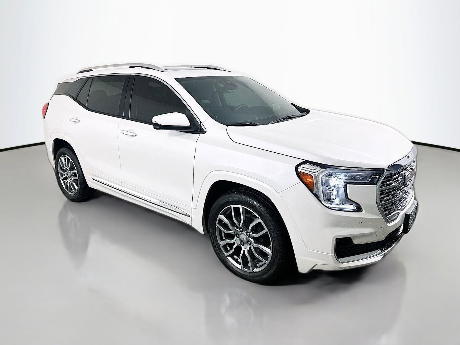 2024 GMC Terrain Denali AWD's photo