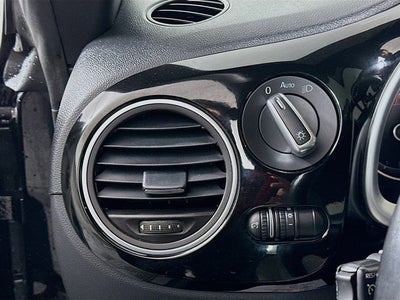 2018 Volkswagen Beetle 2.0T SE