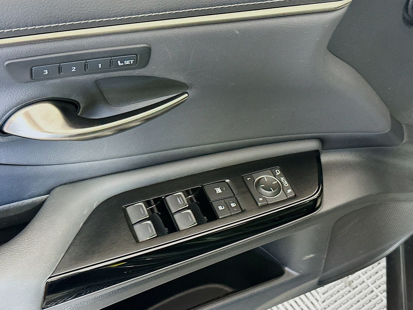2022 Lexus ES 350