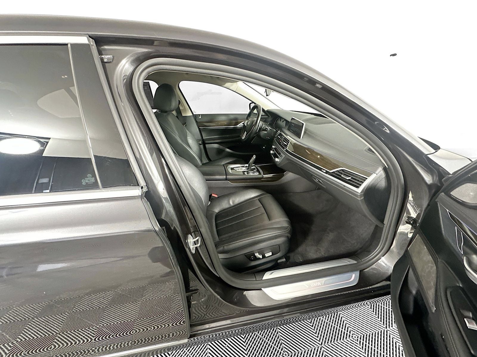2019 BMW 7 Series 740i xDrive