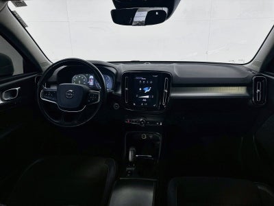 2020 Volvo XC40 Momentum