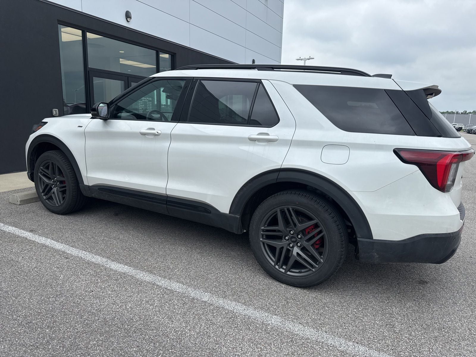2025 Ford Explorer ST-Line