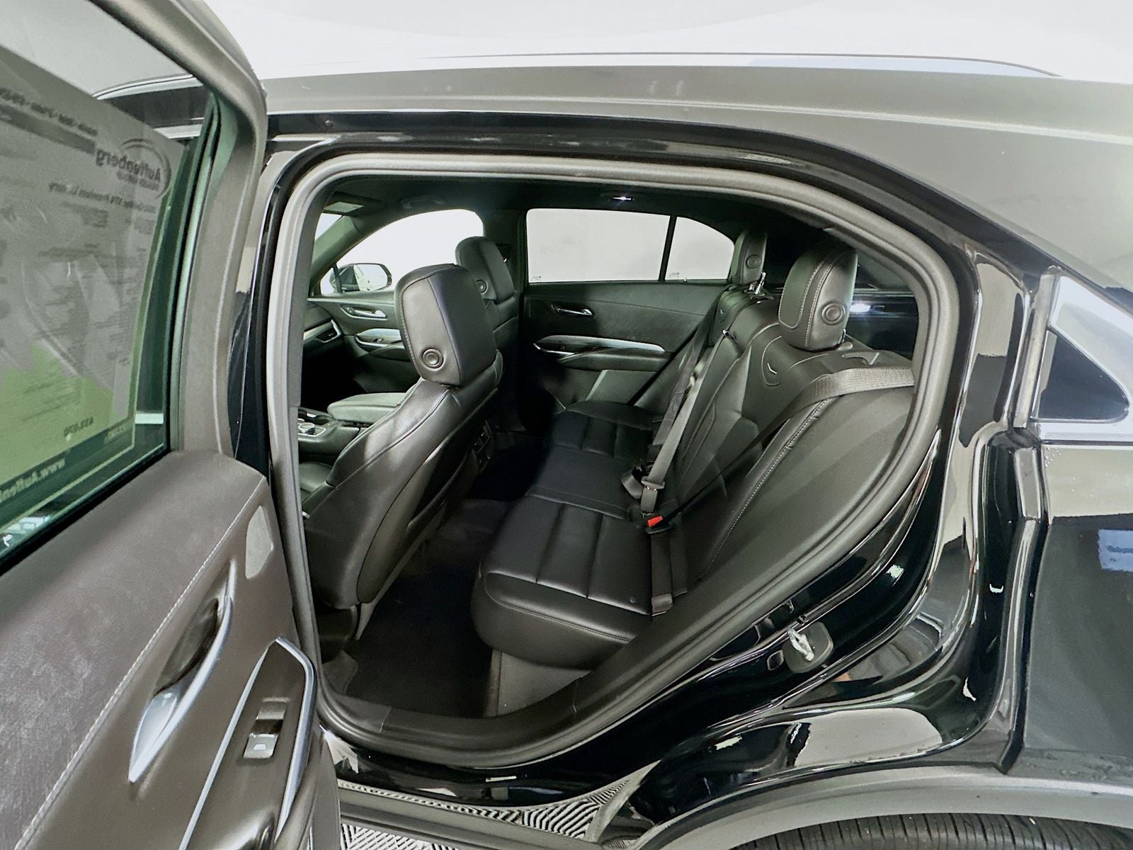2022 Cadillac XT4 Premium Luxury