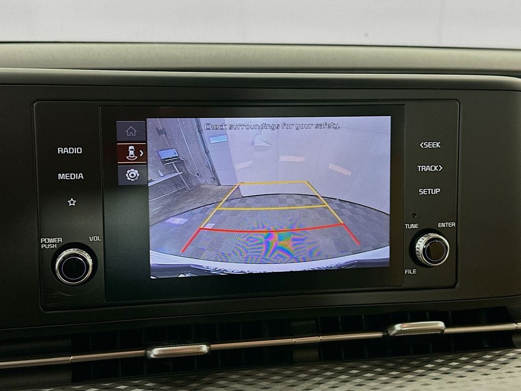 2024 Kia Carnival LX