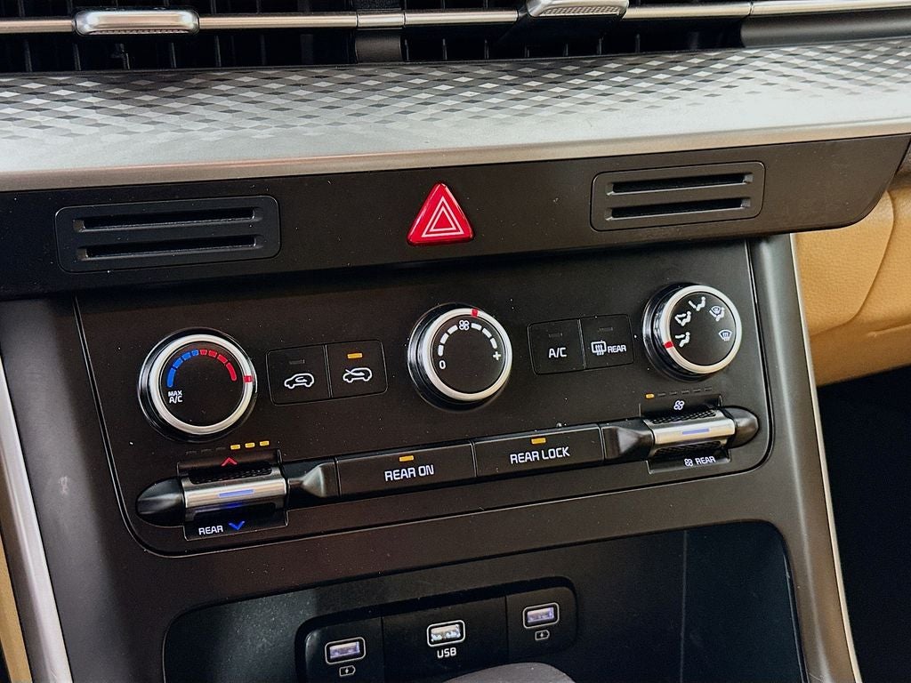 2024 Kia Carnival LX