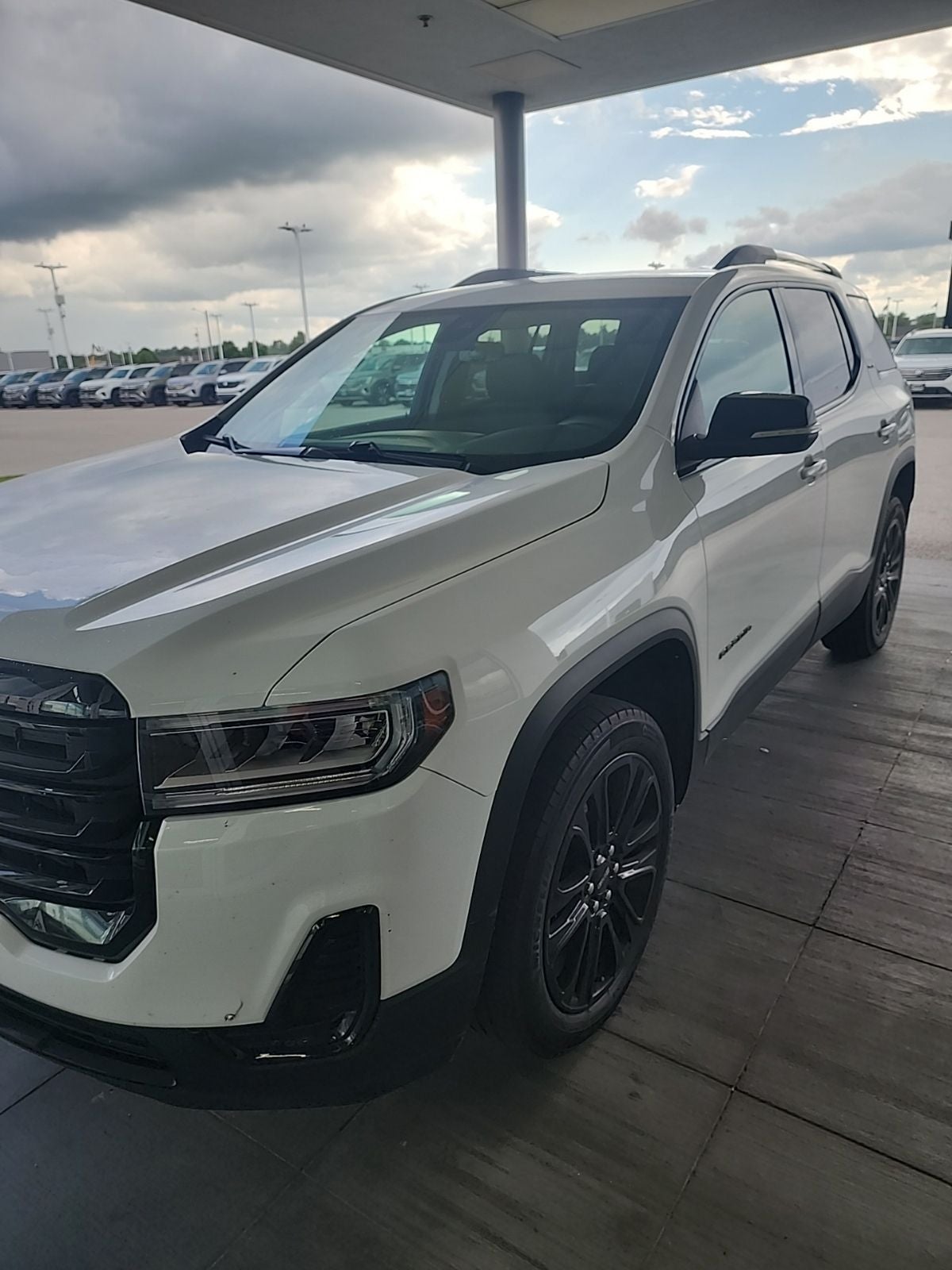 2023 GMC Acadia SLE