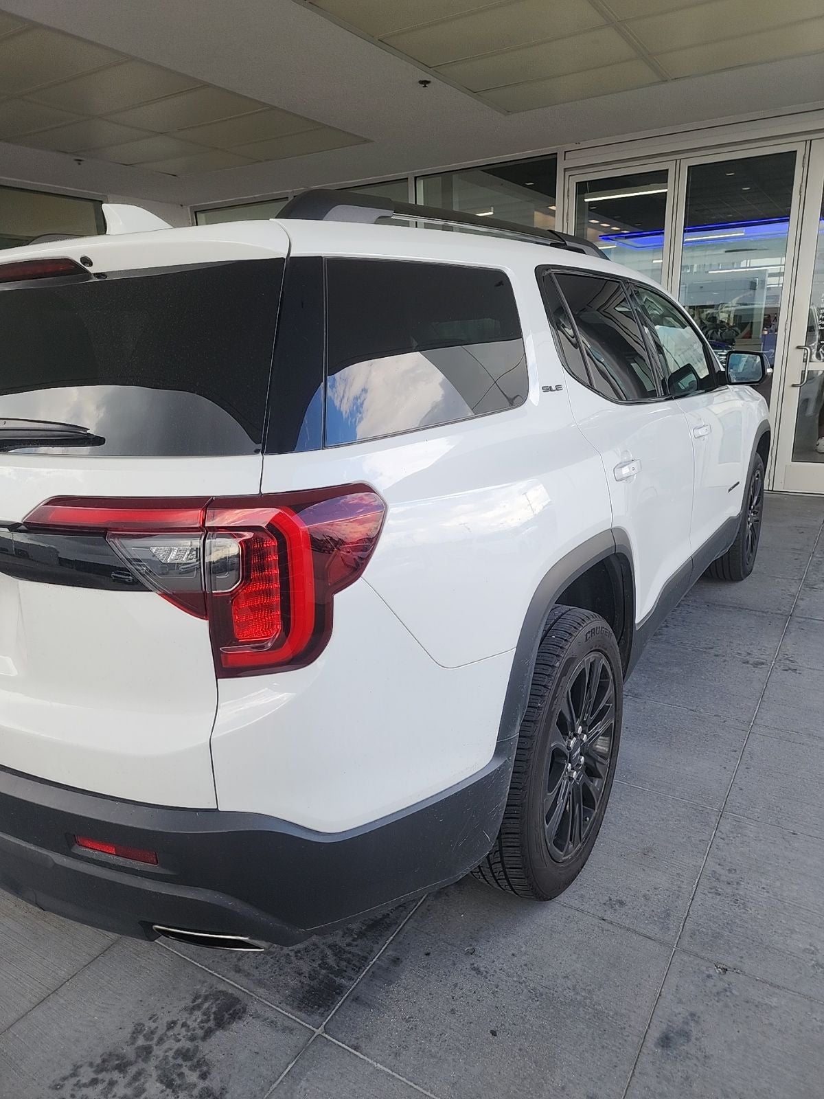 2023 GMC Acadia SLE