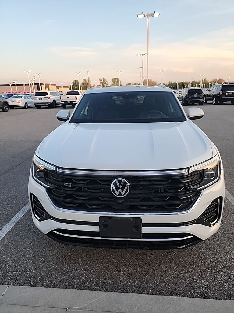 2025 Volkswagen Atlas Cross Sport 2.0T SEL Premium R-Line