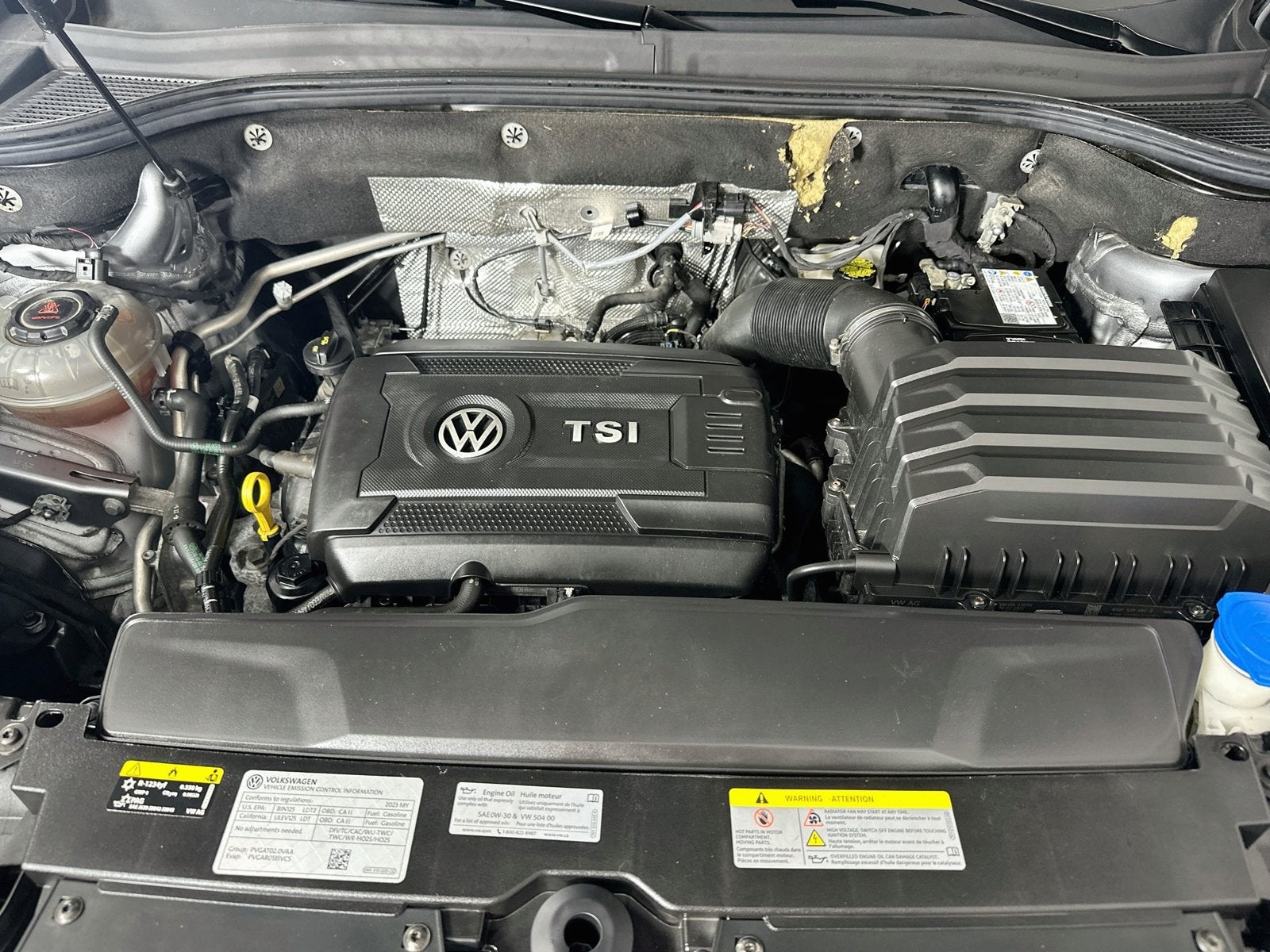 2023 Volkswagen Atlas Cross Sport 2.0T SEL R-Line Black