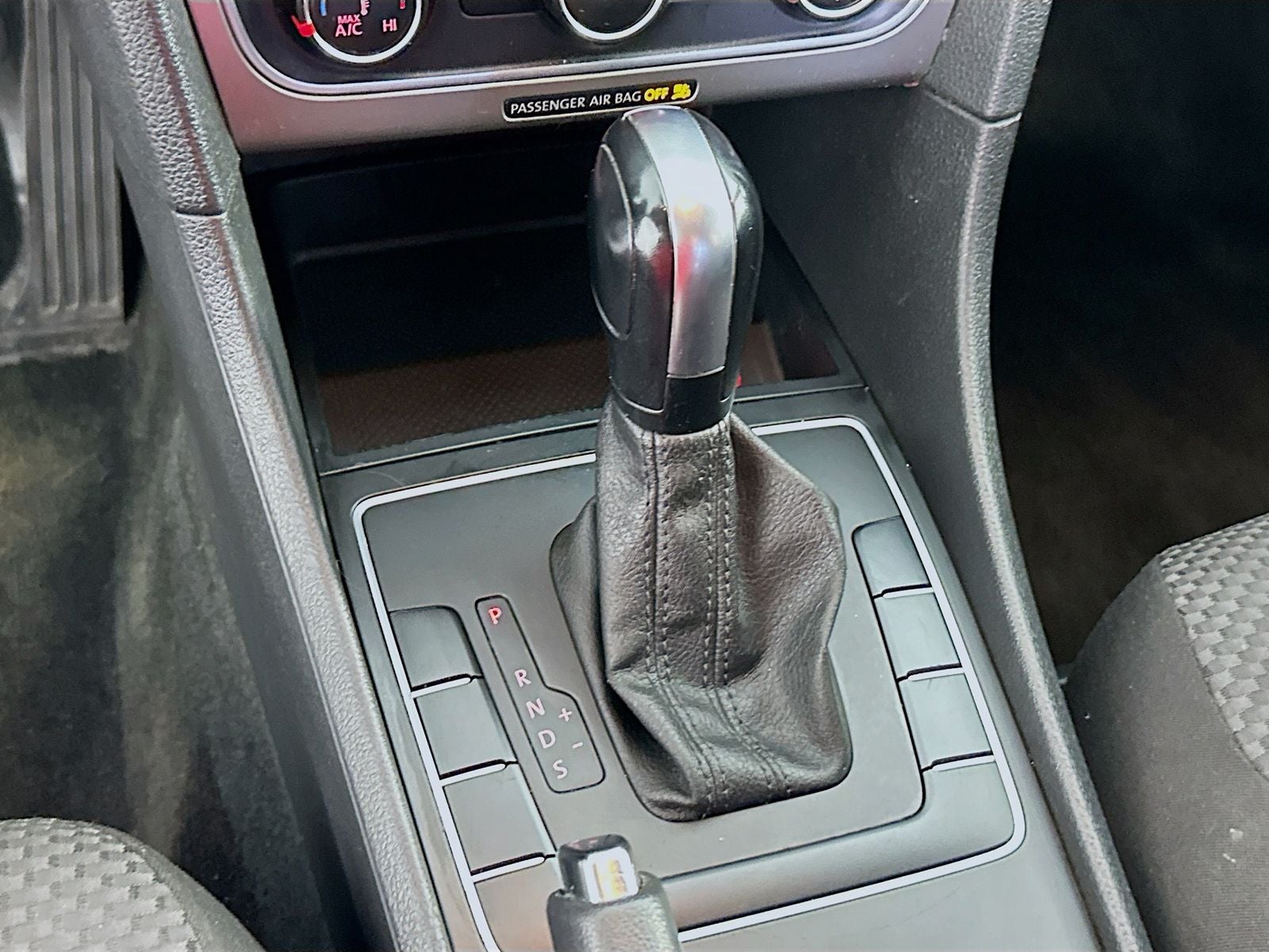 2015 Volkswagen Passat 1.8T S