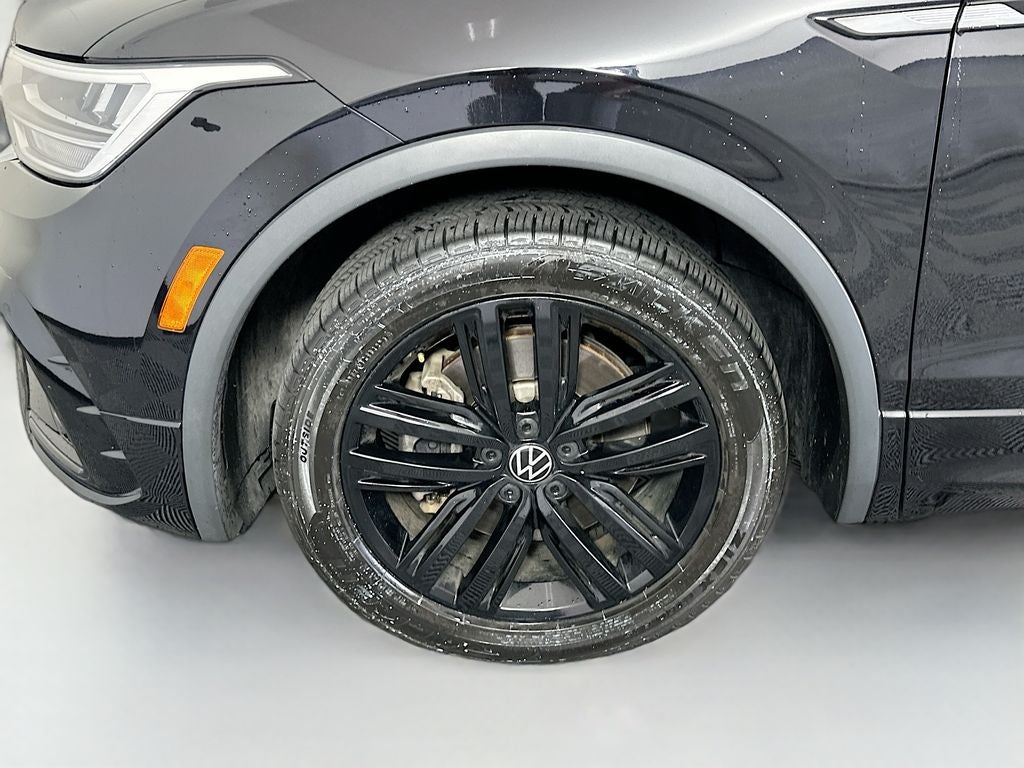 2022 Volkswagen Tiguan SE R-Line Black