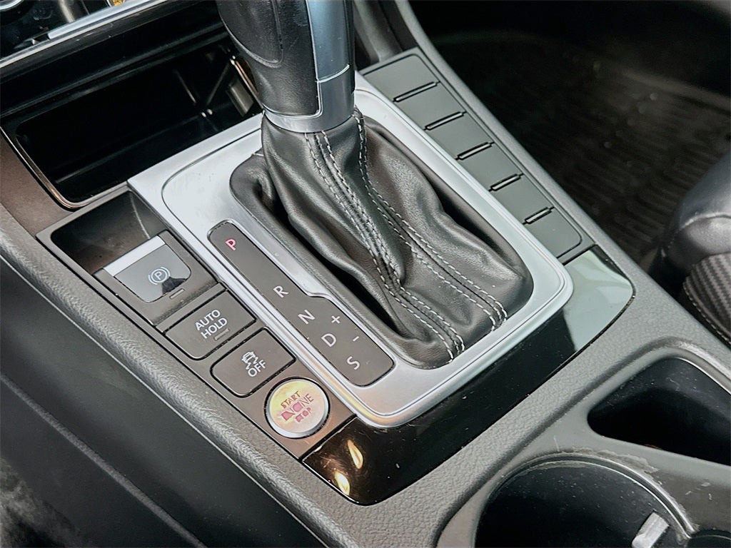 2017 Volkswagen CC R-Line 2.0T Executive w/Carbon