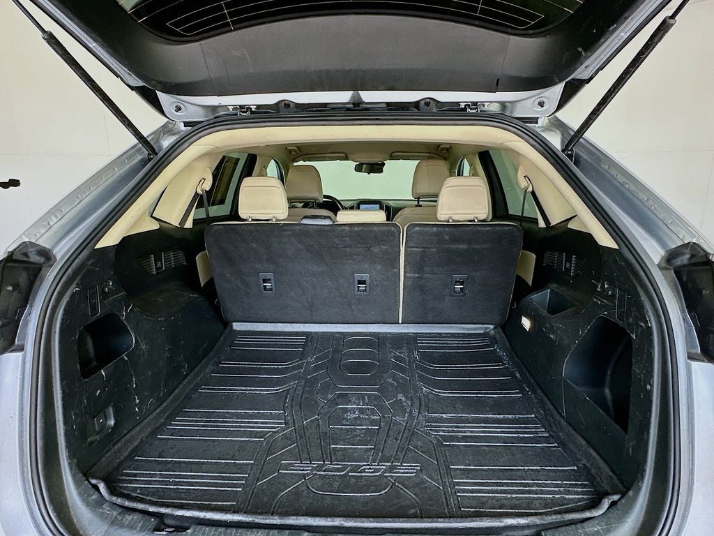 2022 Ford Edge SE