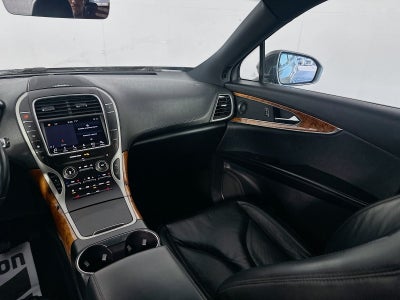 2019 Lincoln Nautilus Select