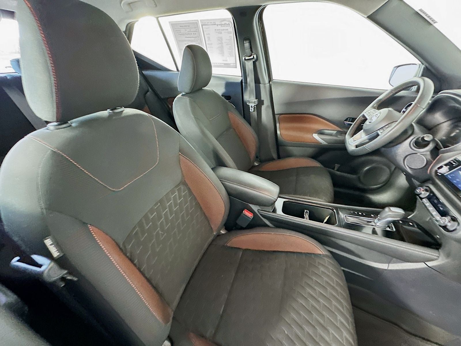 2021 Nissan Kicks SR