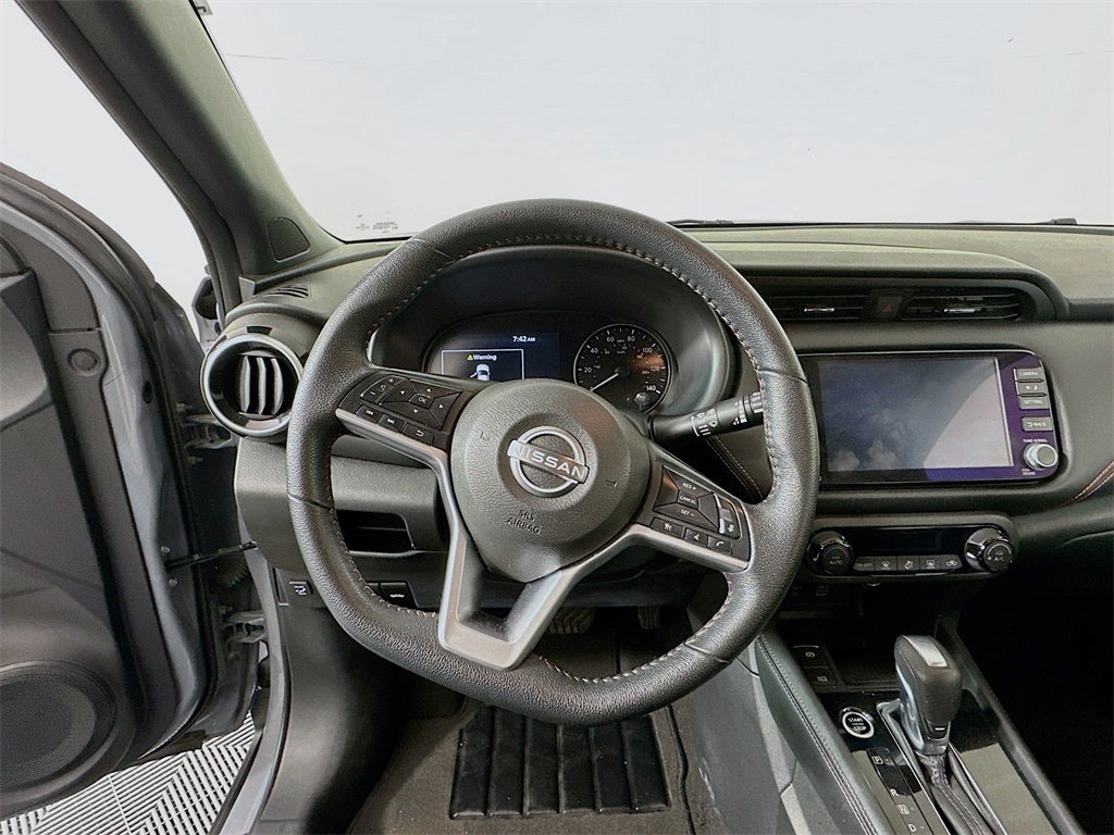 2022 Nissan Kicks SR